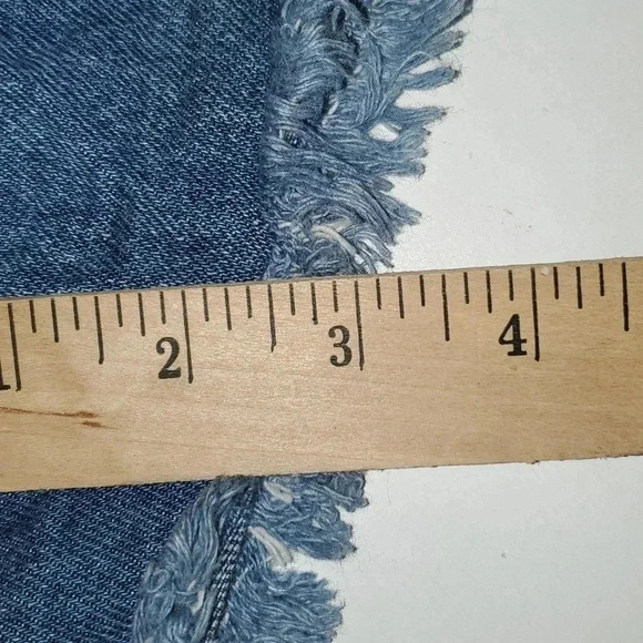 Hollister High Rise Distressed Short Size 27 - Picture 10 of 11